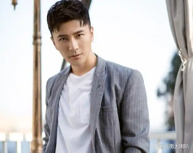 男演员中,刘恩佑这个名字或许你不怎么熟悉,但你肯定看过他演的电视剧