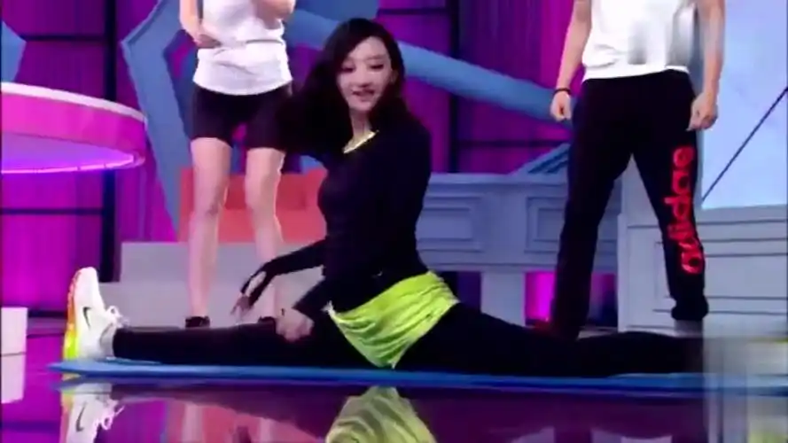 景甜的一字马,优美,看了好几遍