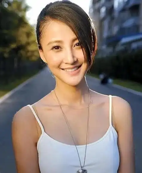 二婚比一婚幸福,被袁弘宠上了天,离过婚的张歆艺凭什么?