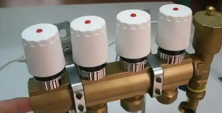 地暖电磁阀弹起来应该是开还是关呢?