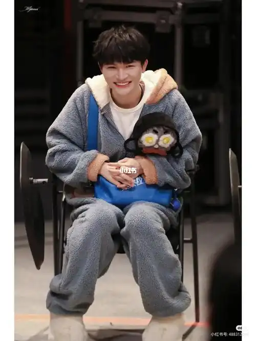 盘点周深的那些神仙照片7715