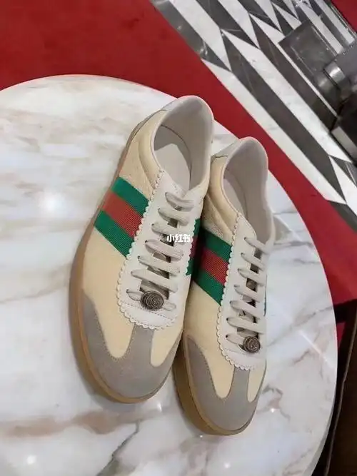 男款9615黑色,黄色两个颜色可以选,皮革和鞋带都很有gucci脏脏鞋