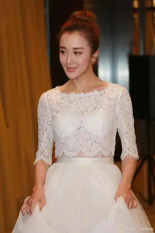 李依晓——古灵精怪,靓丽可爱,以青春甜美的形象赢得观众的喜爱