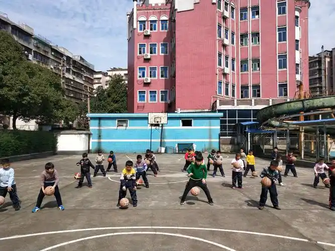 太阳宫小学篮球班开课啦!