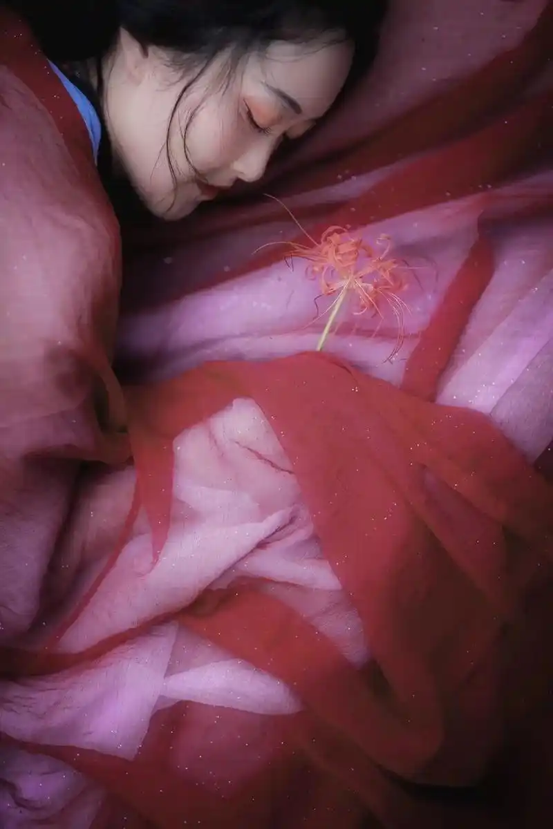 彼岸#彼岸花 #曼珠沙华彼岸花 #唯美意境 #古风 #汉服  - 抖音