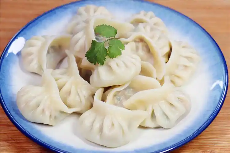 饺子怎么煮不破皮不粘80岁东北老奶奶记住这3点别水开就丢