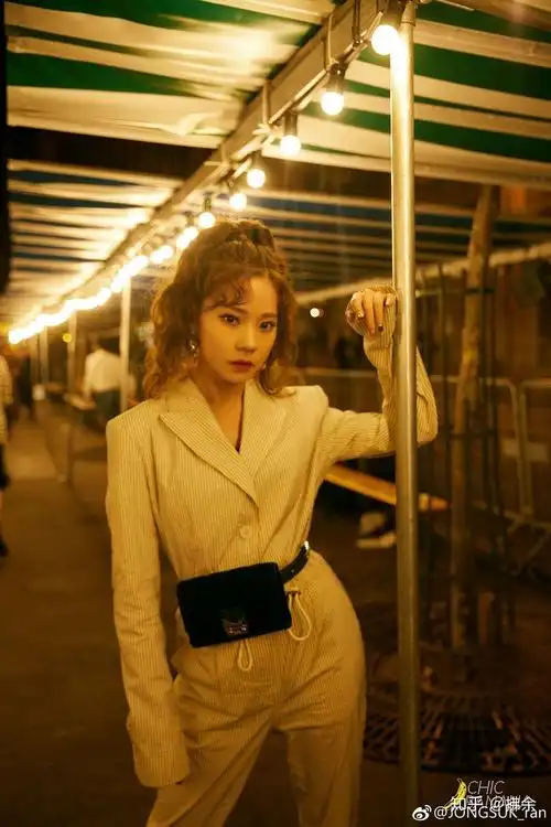 火箭少女101的成员张紫宁有哪些好看的图