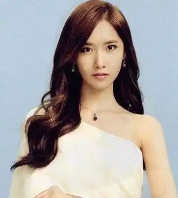 少女时代林允儿卷发发型演绎超强唯美气质风范