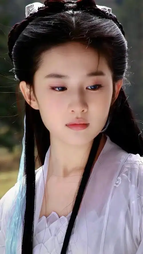 来吧一人一张壁纸 #刘亦菲 #美出高级感 #清纯甜美 #这谁 - 抖音