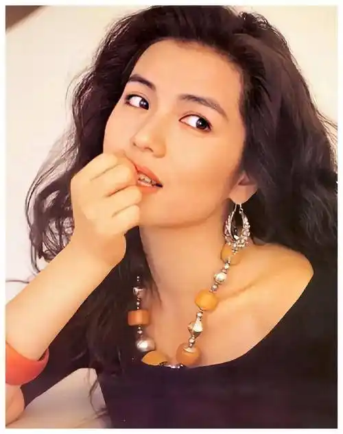 钟楚红与朱家鼎的凄美之恋他给予的长足终身永难忘怀