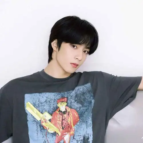 刘耀文头像我陪你俯瞰大地看遍爱和失去