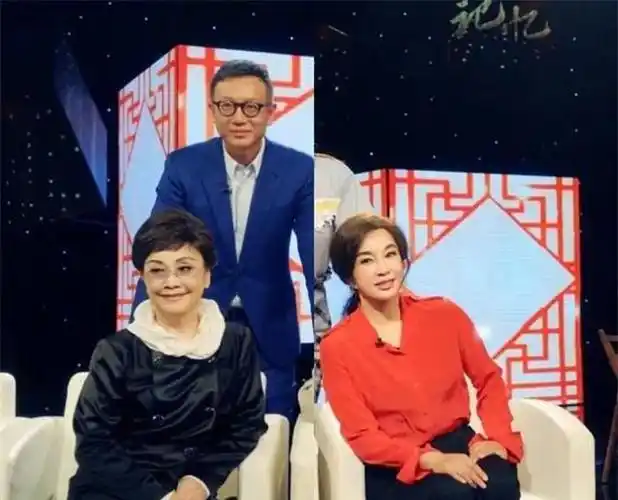 而相比之下,李谷一对年龄的态度,就显得豁达多了.