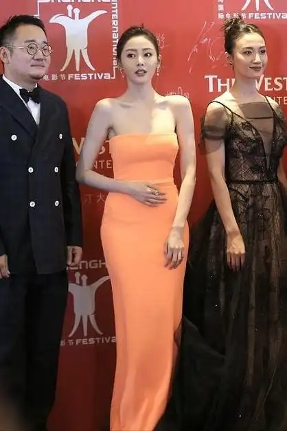 张天爱就是一个例子,女明星们通常都非常自律.