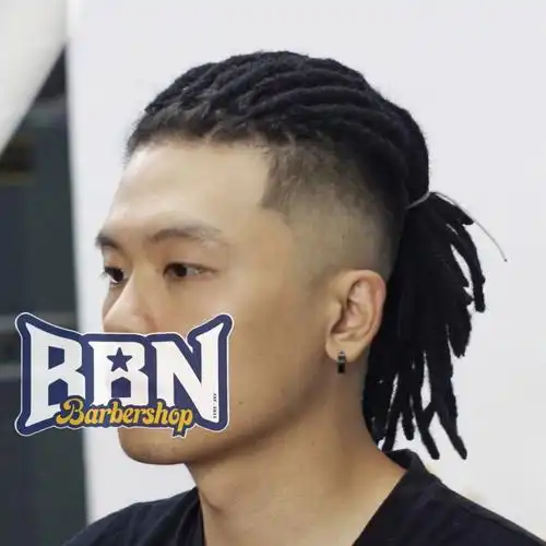 男士后扎传统脏辫