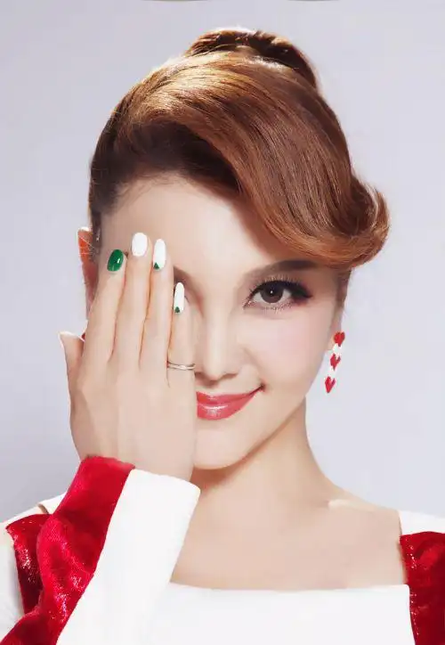 乌兰图雅梦幻电音新作天边的天籁掀起世界电子草原音乐新风潮