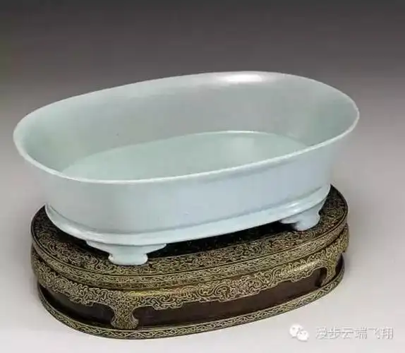 北宋汝窑天青釉葵花洗 拍卖成交价2.786亿港元