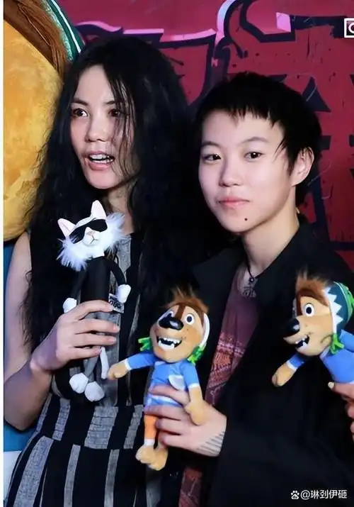 王菲女儿窦靖童曾表示遗产绝不留给父母网友被周迅带坏了