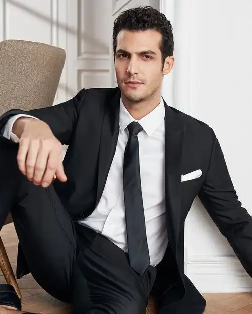 上班穿西装男人这样穿才有型