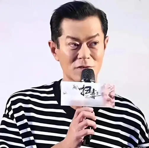 满脸科技与狠活!忍了古天乐和陈浩民,看到毛宁我实在憋不住了