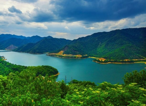 这样的绿水青山,就是我们迷恋的地方,你说对不对