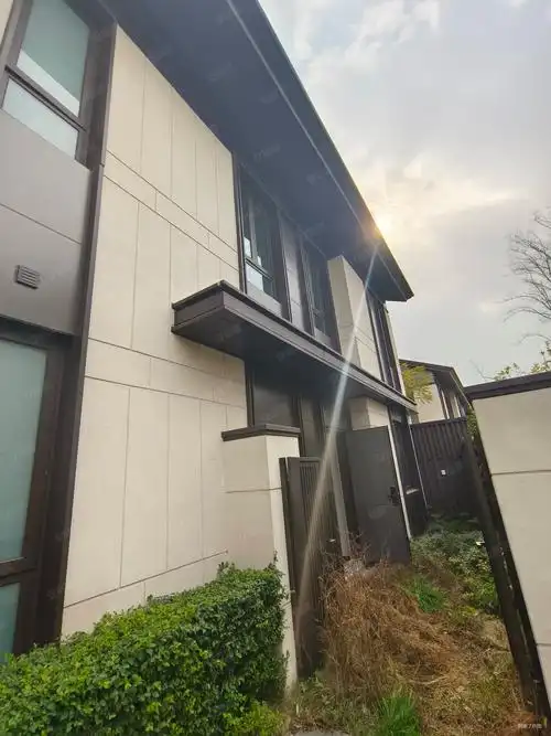 龙湖紫云台千山阅(一区别墅)5室2厅4卫325㎡南北288万