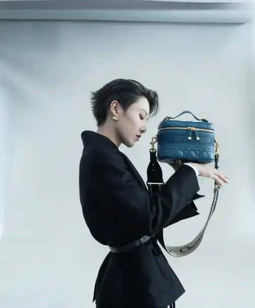 the9刘雨昕与陆柯燃:谁才是团内的帅气担当,谁的西装穿搭更好看_资源