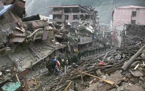 汶川地震,那个背儿子遗体走25公里的程林祥,感动全国后过得如何