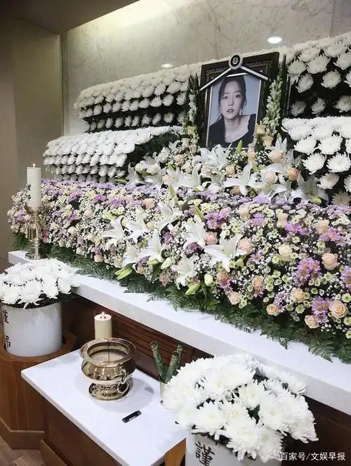 孙侨潞灵堂现场