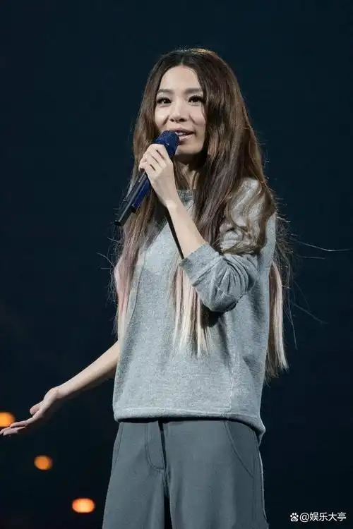 田馥甄一直没有展现出对大陆人的友好情感,也没有归属感.