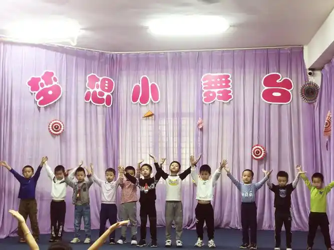 昌茂澳洲园蒙氏幼儿园"小舞台"演出