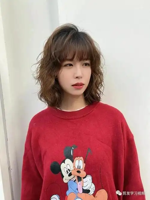 短发卷发发型图片女减龄2022(短发卷发发型图片女减龄2022)-天晟网