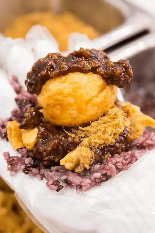 还吃啥子小面称霸魔都25年的网红饭团杀来重庆7块钱就能胀翻