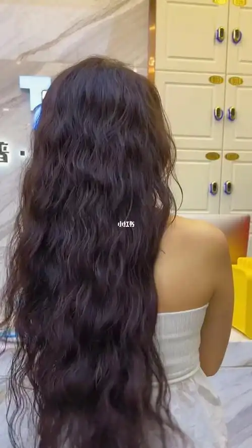 来尝试这款长发水波纹烫发吧,让你出门都被夸好看9494中长发想要