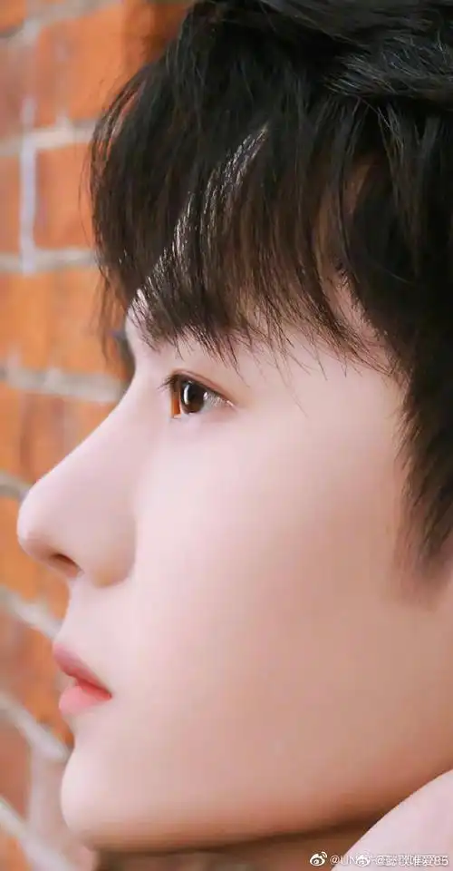 王一博沙漠侧颜##王一博