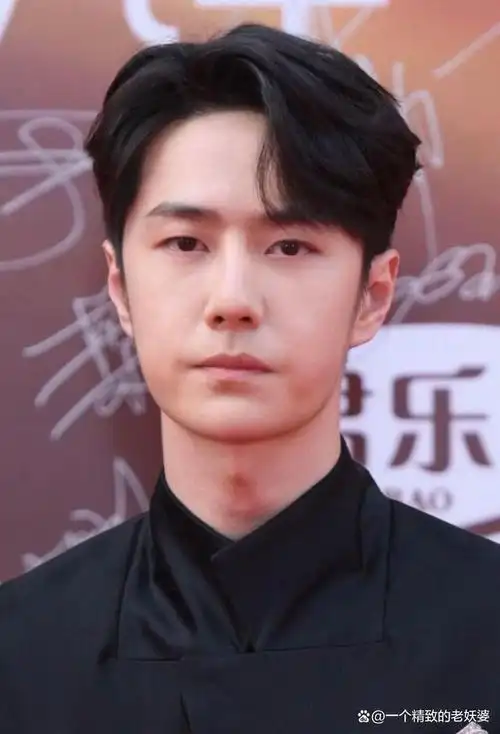 怼脸生图哪家强:王一博浮肿,苏有朋发福,61岁刘德华绝佳