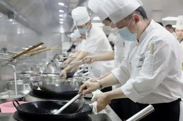 五星级大厨:分享10个炒菜小技巧,简单实用,让饭菜变得鲜香美味