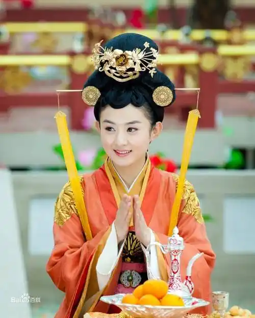 从小配角到三提白玉兰,赵丽颖是如何完成蜕变的_女性_小角色_奖杯