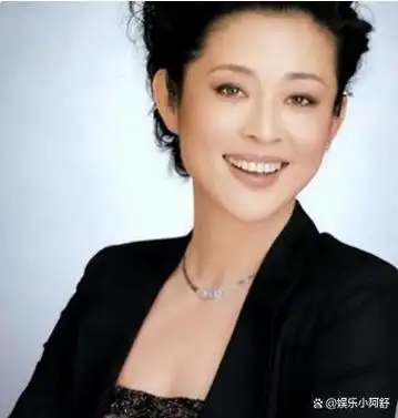 年轻时个个惊艳老了嫌他们丑这几位发福的明星当年都是大美人