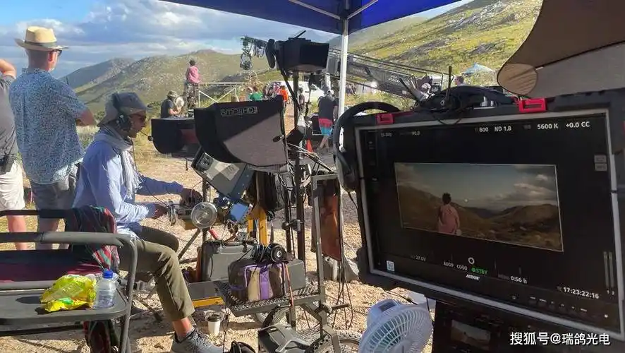 拍电影为什么要用大尺寸的监视器铠甲一号带你现场一探究竟