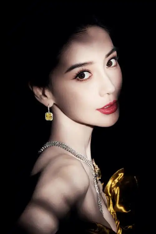 杨颖对镜随拍##杨颖对镜回眸随拍