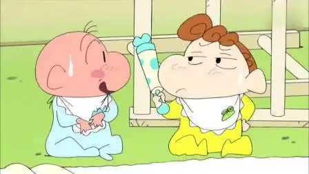 蜡笔小新,小婴儿哭得不停,小葵把珍藏照片拿出来,照片被踹烂小