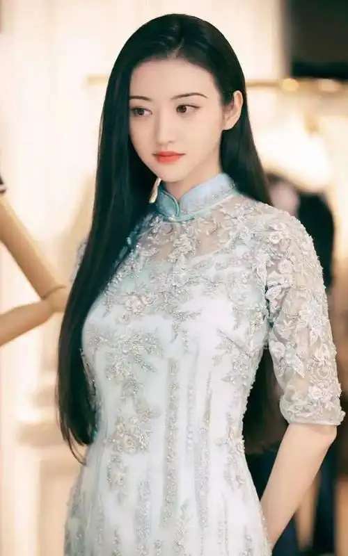 女星旗袍大盘点除了张萌倪妮任小惠白色旗袍太复古