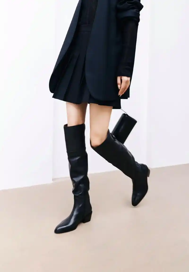 不同跟高的过膝靴,你更喜欢哪一款呢?