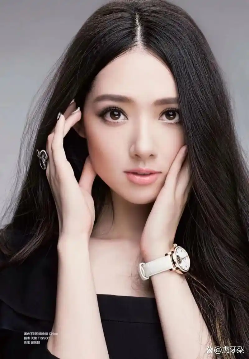 1,吴gl家里有间房,专门用来放情趣内衣,每回领小男友回家,他都会让