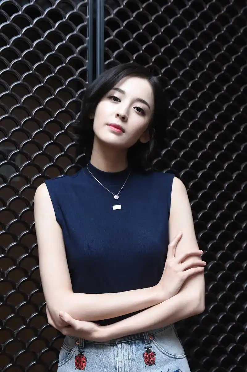 古力娜扎高清定妆照 #古力娜扎#写真 #壁纸 - 抖音