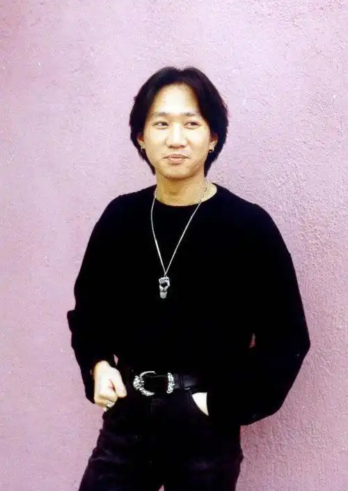 p>黄家驹(1962年6月10日—1993年6月30日),出生于中国香港,祖籍广东