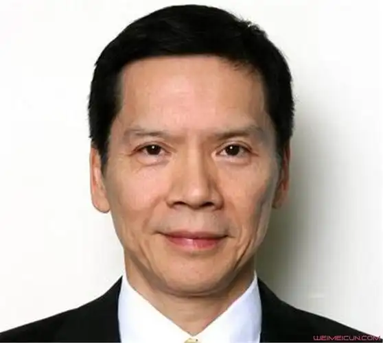 龙五的扮演者向华强背景介绍香港影视大亨与周星驰恩怨曝光