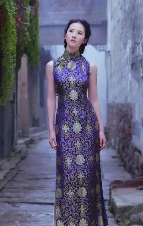 刘亦菲穿上旗袍宛如一幅水墨画 身姿曼妙灼灼芳华!高贵典雅