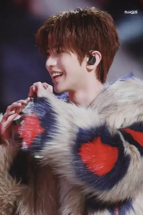 蔡徐坤笑容合集