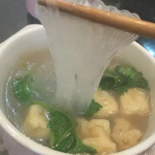 小风疏雨做的油豆腐粉丝汤